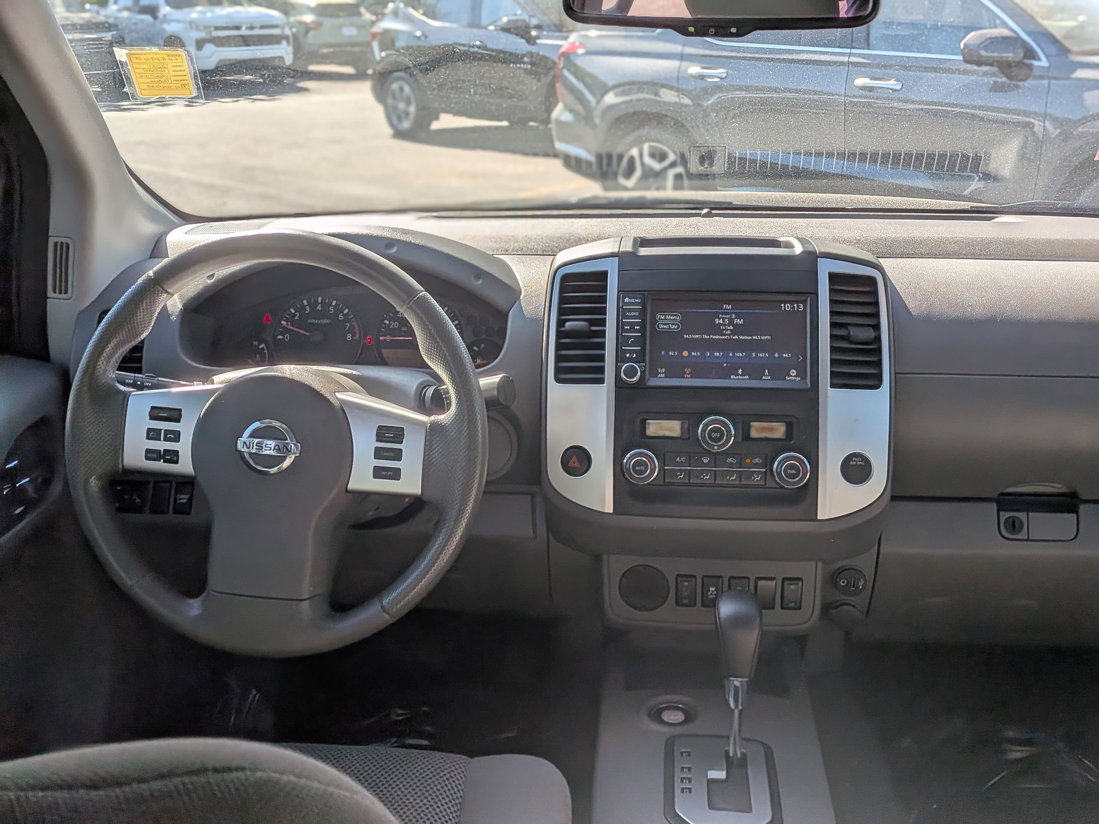 Used 2021 Nissan Frontier SV w/ Midnight Edition Floor Mats RWD image 18