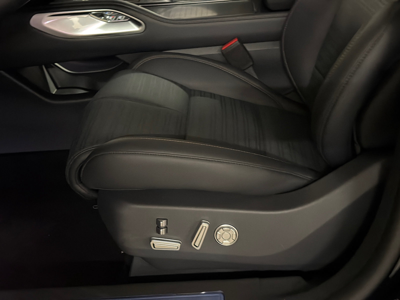 New 2026 Lincoln Nautilus Reserve AWD/4WD image 15