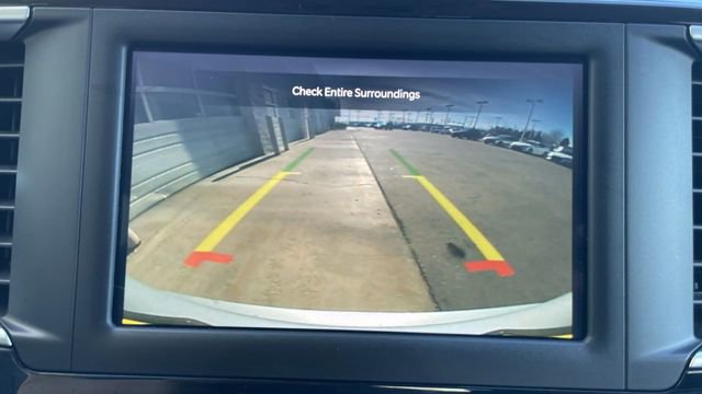 Used 2023 Chrysler Voyager LX image 17