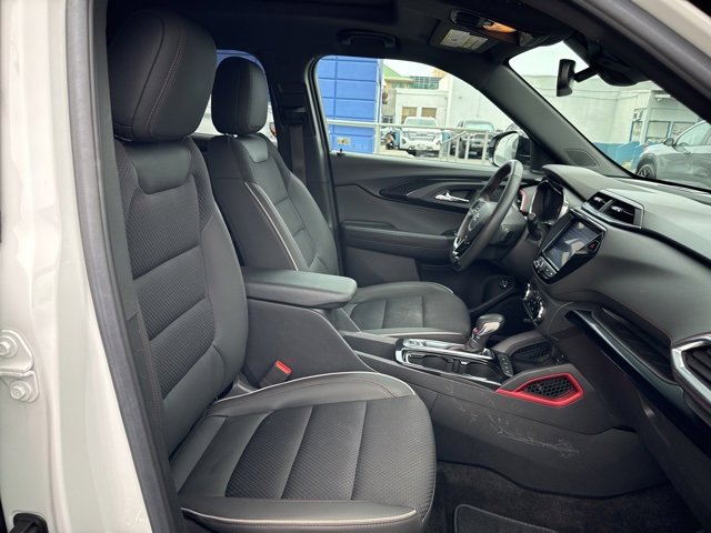 Used 2023 Chevrolet TrailBlazer RS w/ Sun and Liftgate Package image 8