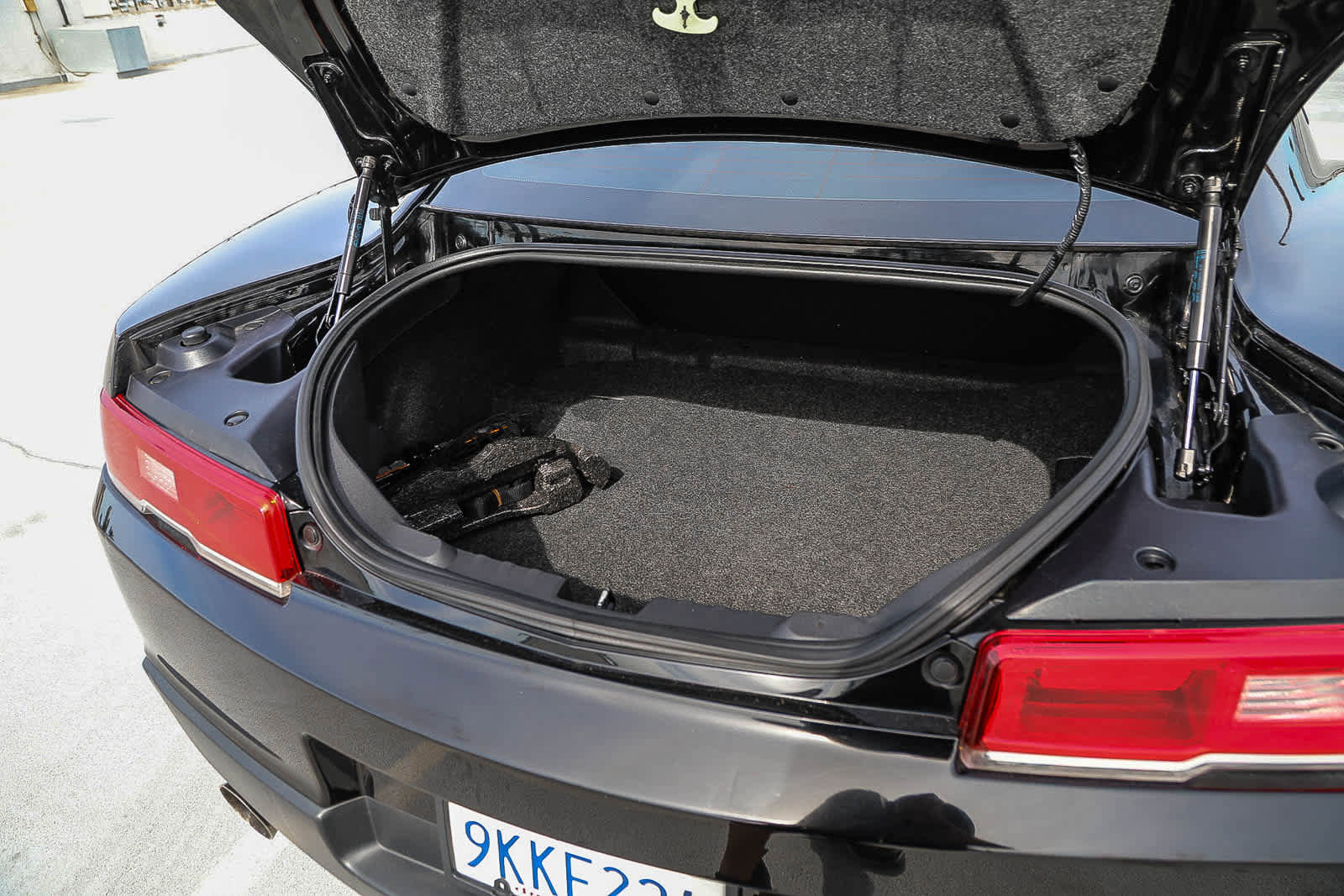 Used 2015 Chevrolet Camaro LS RWD image 26