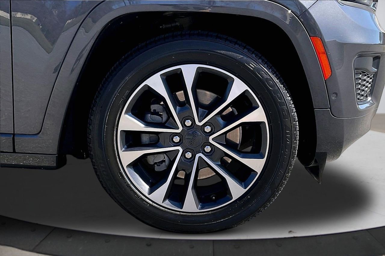 Certified 2021 Jeep Grand Cherokee L Overland w/ Luxury Tech Group IV image 37