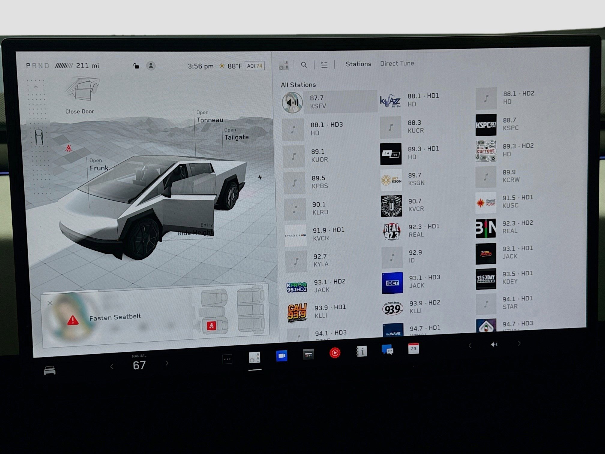 Used 2024 Tesla Cybertruck AWD Crew Cab image 11