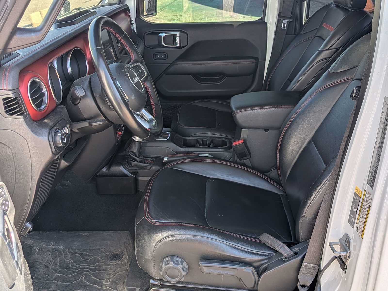 Used 2022 Jeep Gladiator Rubicon w/ LED Lighting Group AWD/4WD image 13