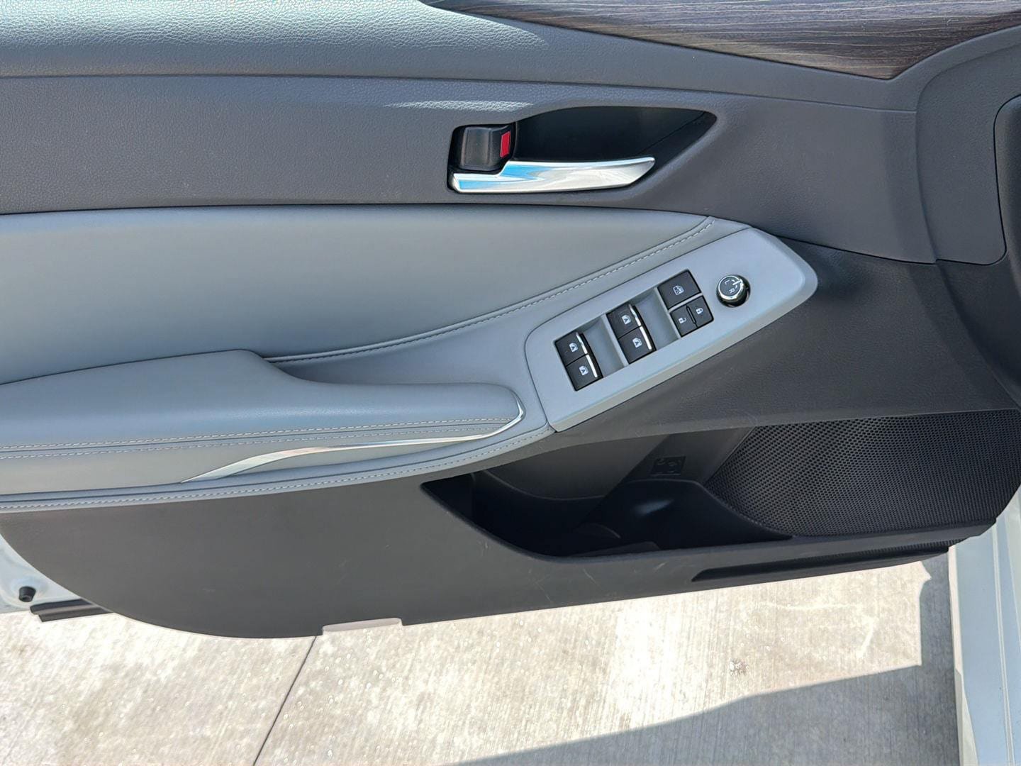 Used 2022 Toyota Avalon XLE w/ Moonroof Package FWD image 11