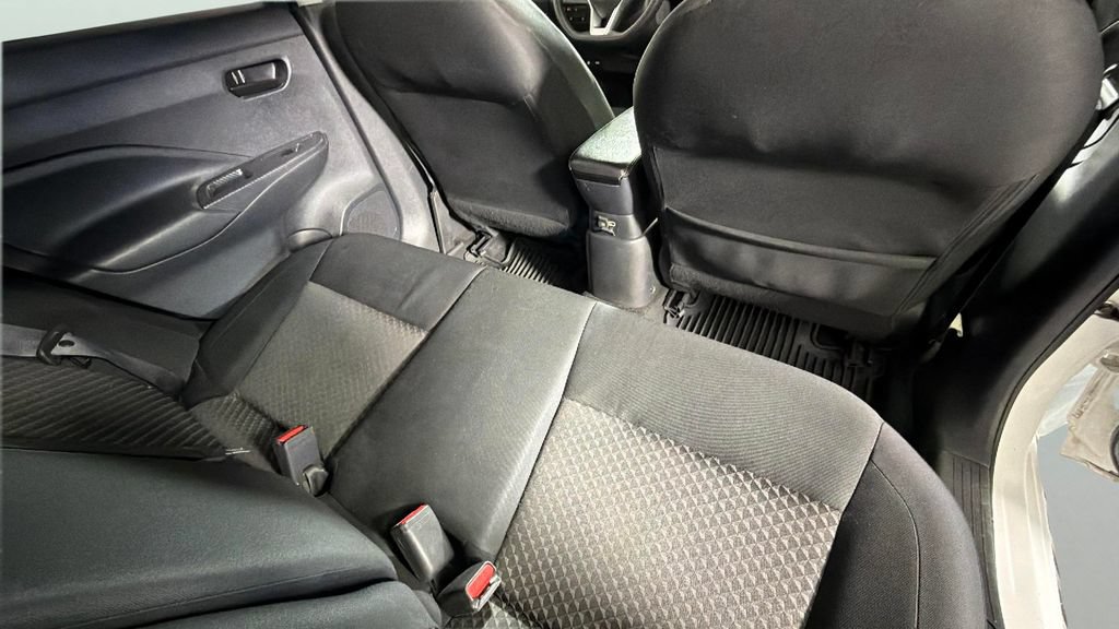 Used 2020 Nissan Versa S FWD image 29
