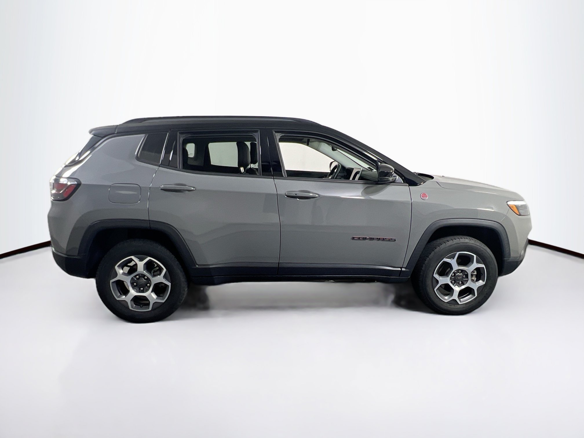 Used 2022 Jeep Compass Trailhawk w/ Trailhawk Elite Group AWD/4WD image 4