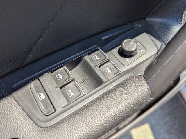Used 2021 Volkswagen Tiguan SEL Premium R-Line AWD/4WD image 10