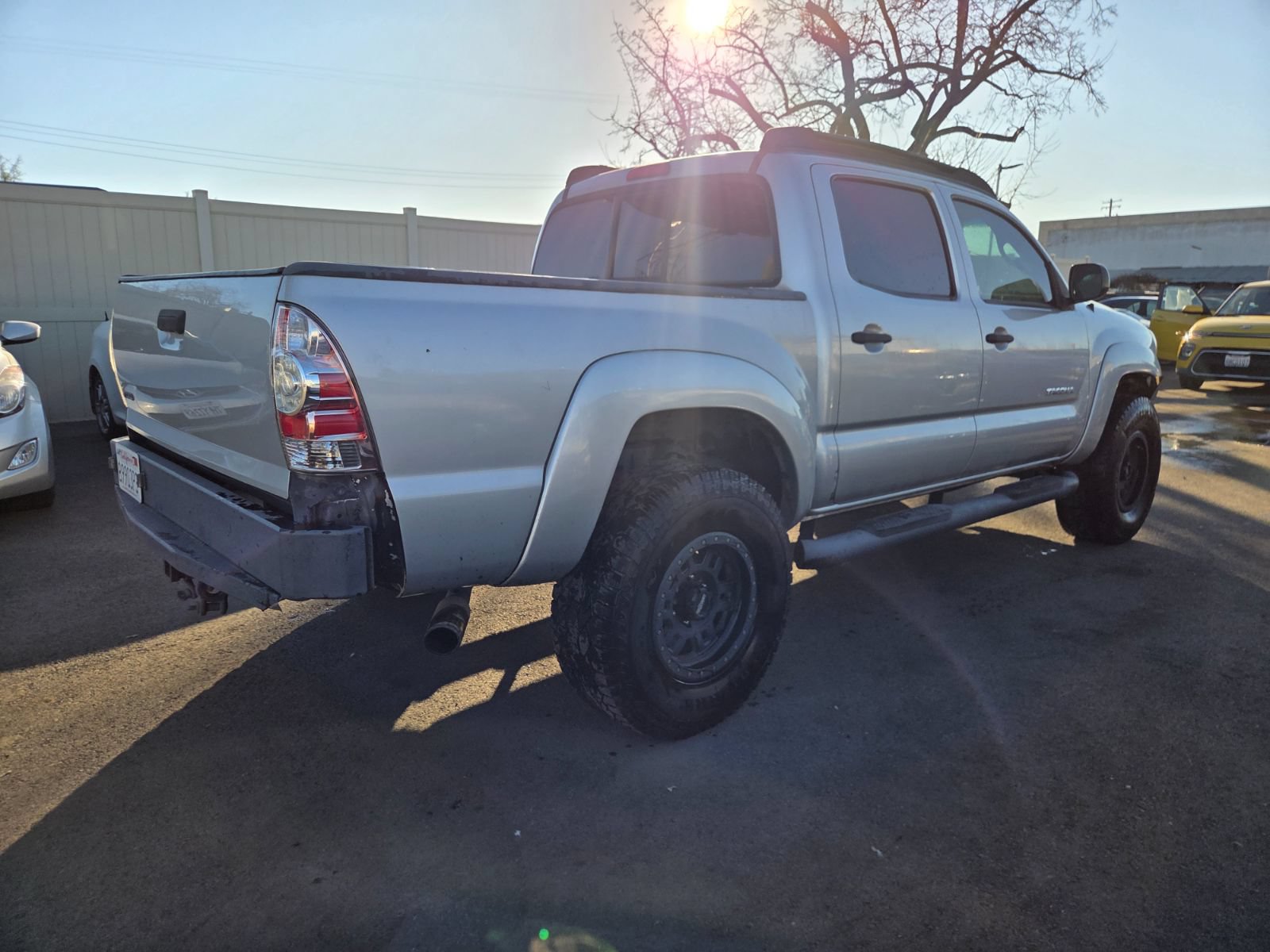 Used 2011 Toyota Tacoma 4x4 Double Cab w/ TRD Off-Road Pkg image 4