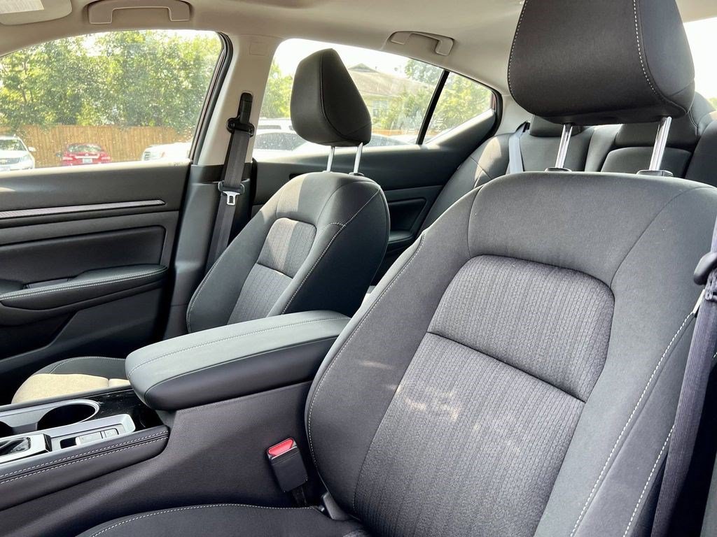 Certified 2025 Nissan Altima 2.5 SV w/ SV Premium Package FWD image 24
