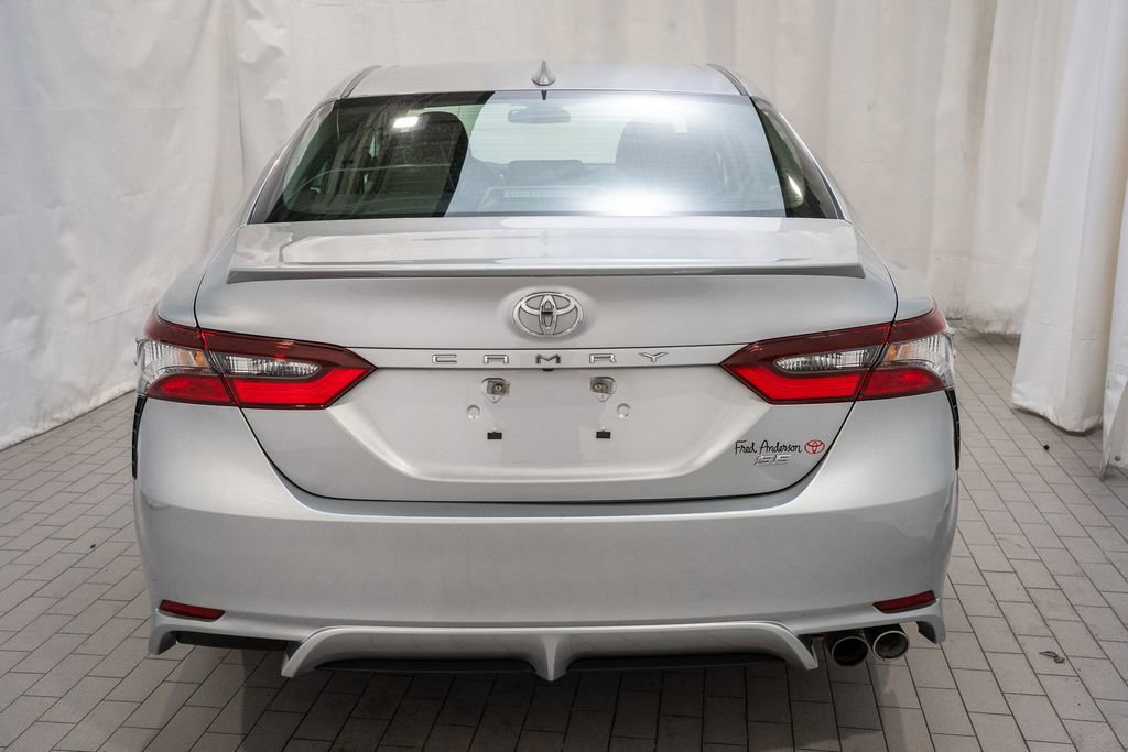 Used 2024 Toyota Camry SE image 4