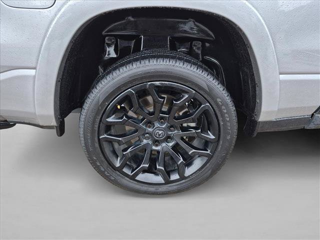 Used 2025 RAM 1500 Limited AWD/4WD image 8
