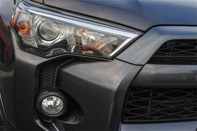 Used 2018 Toyota 4Runner SR5 image 10