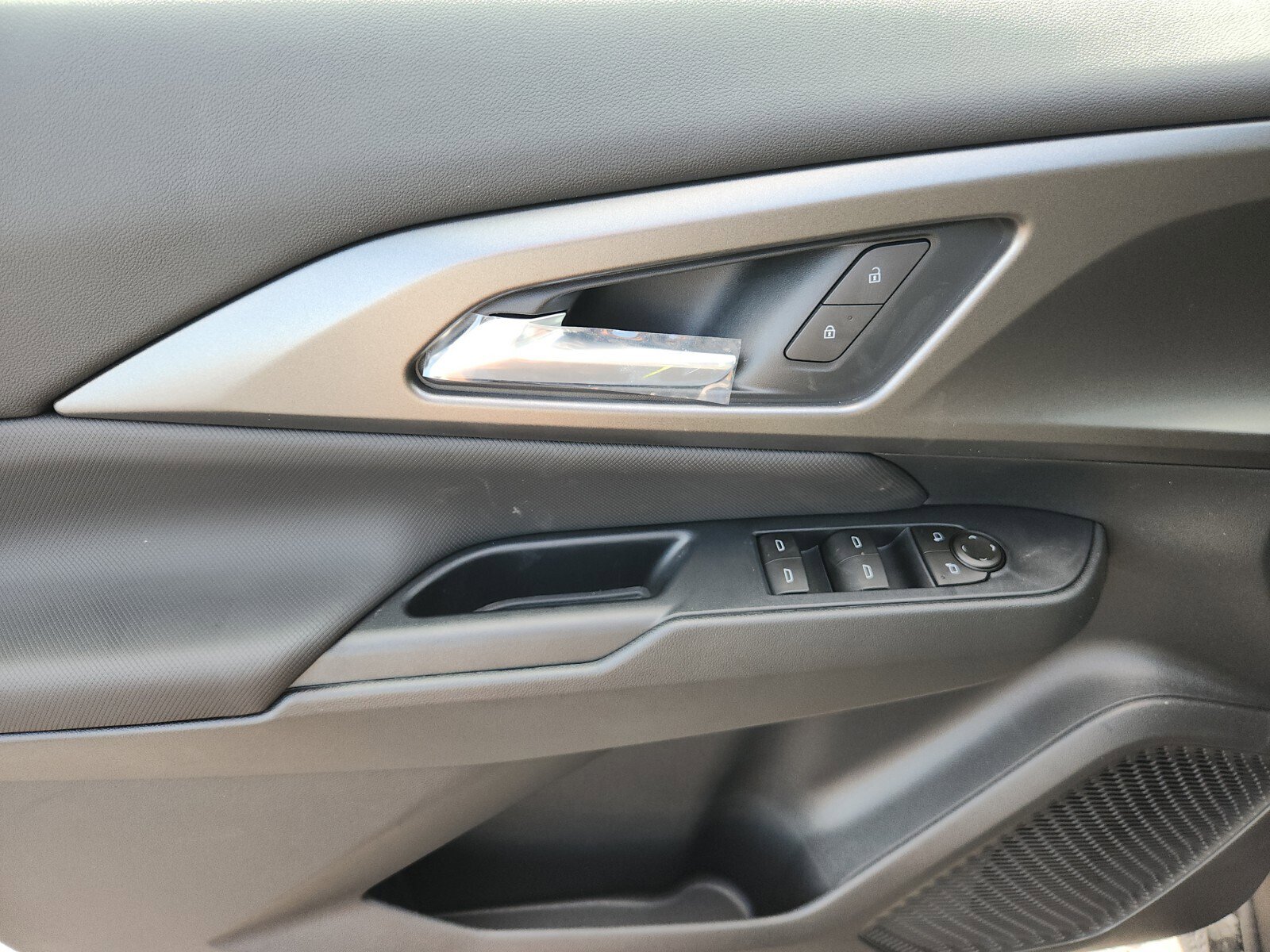 New 2026 Chevrolet Equinox EV LT image 10