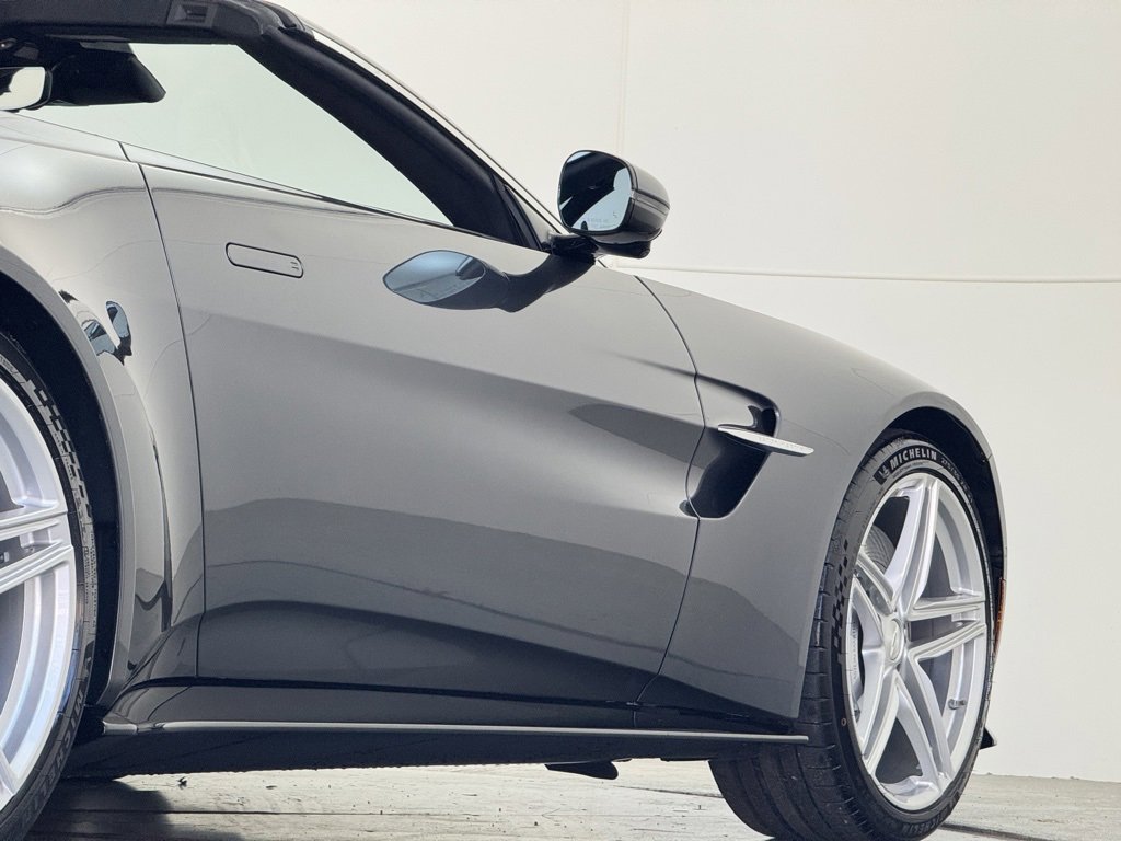 New 2026 Aston Martin V8 Vantage Roadster image 34