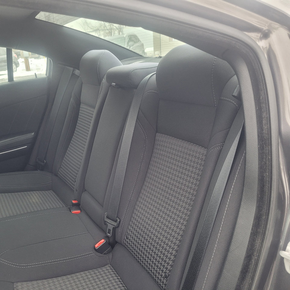 Used 2018 Dodge Charger GT image 29