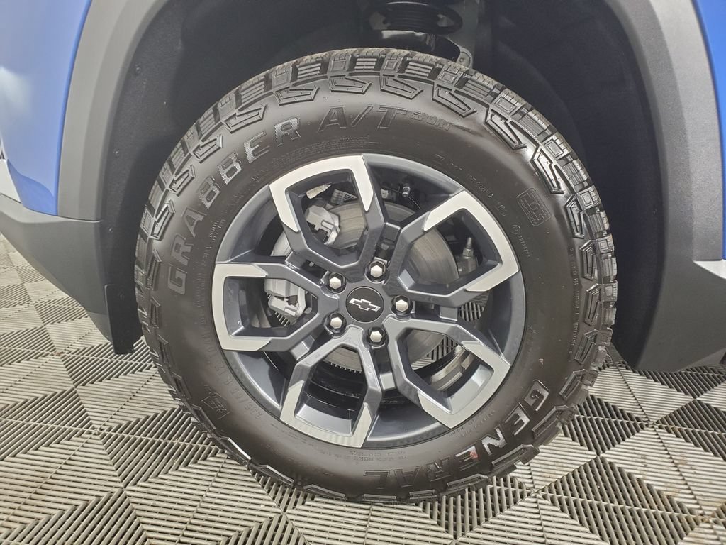 New 2026 Chevrolet Equinox ACTIV w/ Safety and Technology Package AWD/4WD image 42