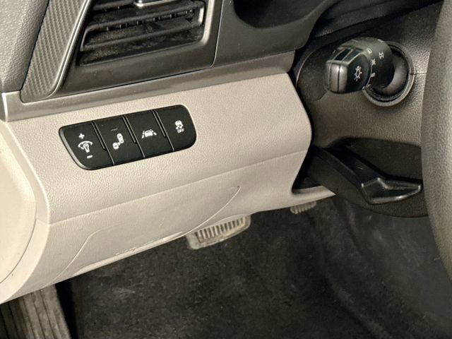 Used 2020 Hyundai Elantra SEL FWD image 19