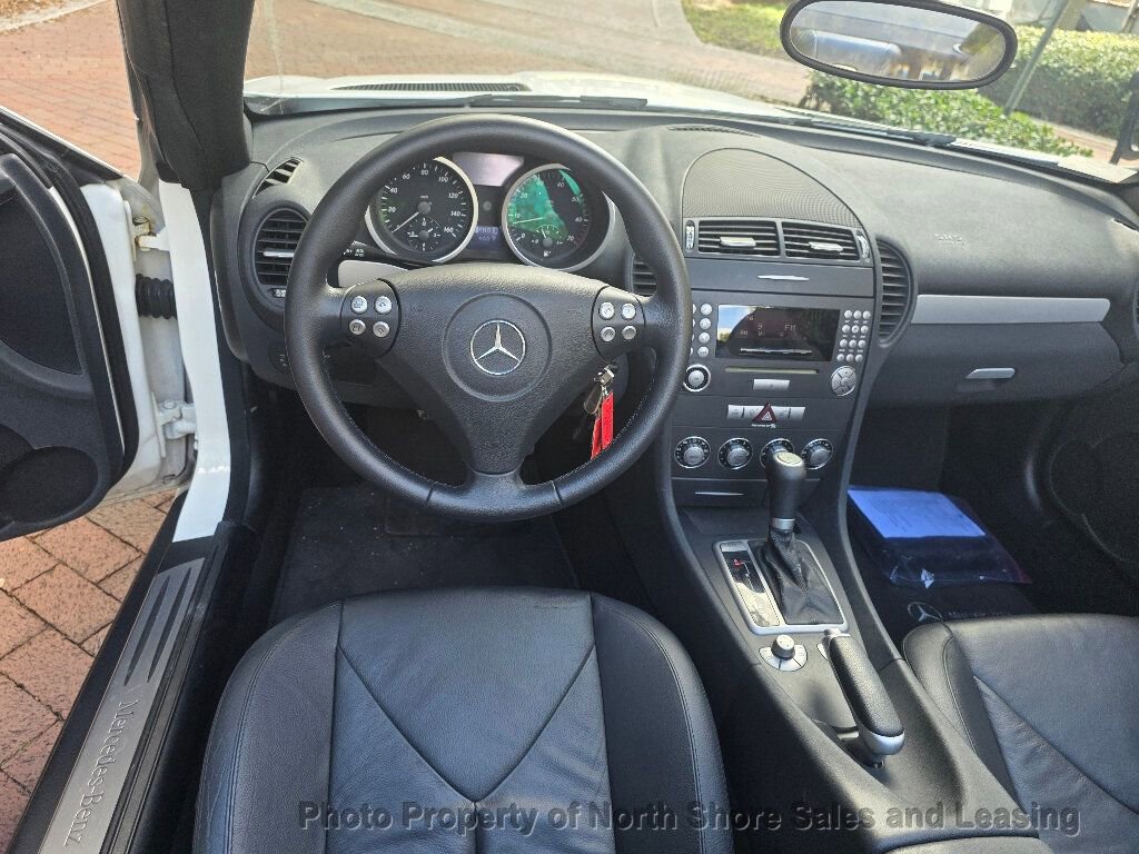 Used 2005 Mercedes-Benz SLK 350 Movie Star image 45