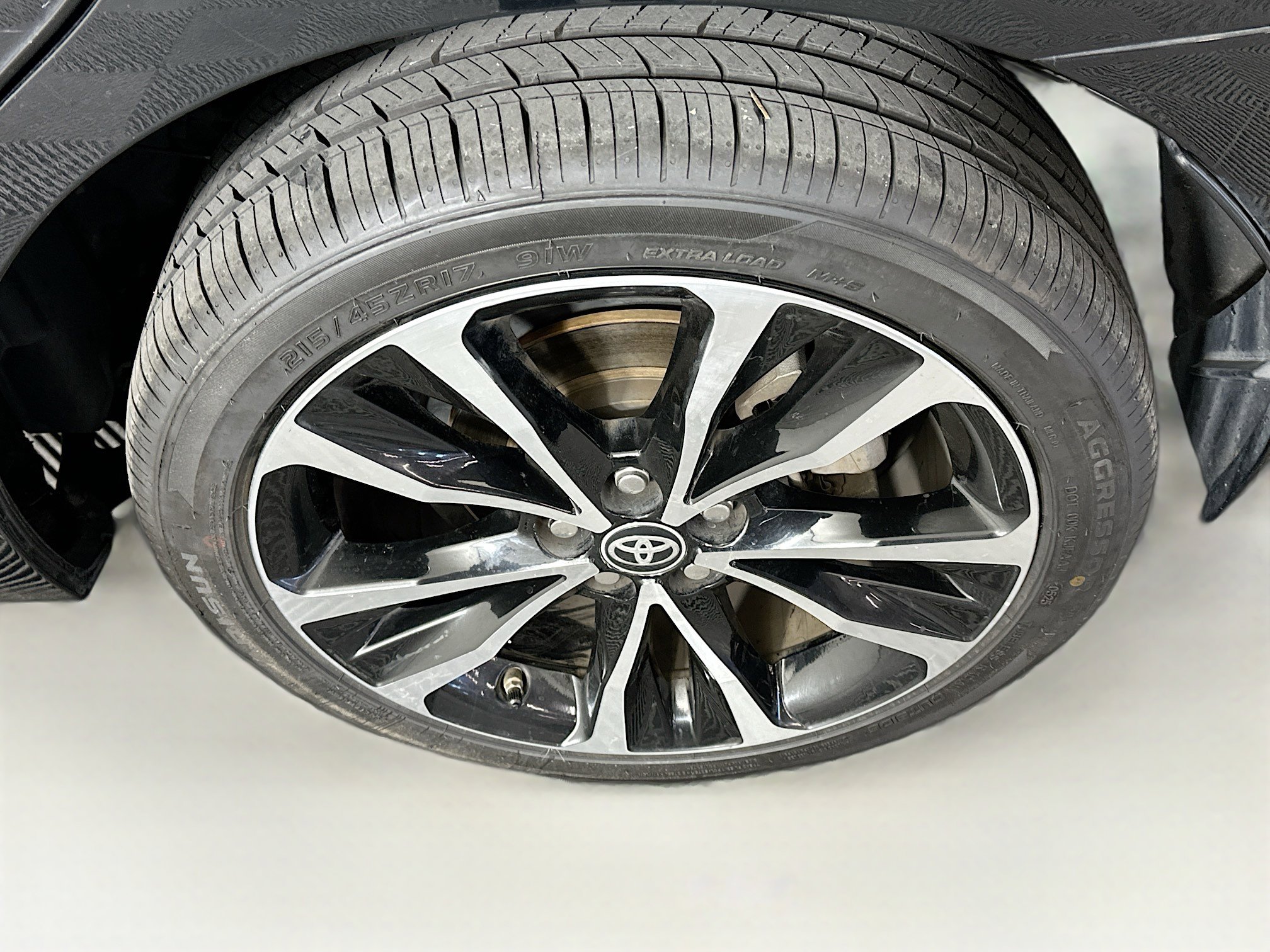Used 2018 Toyota Corolla SE w/ SE Premium Package FWD image 11