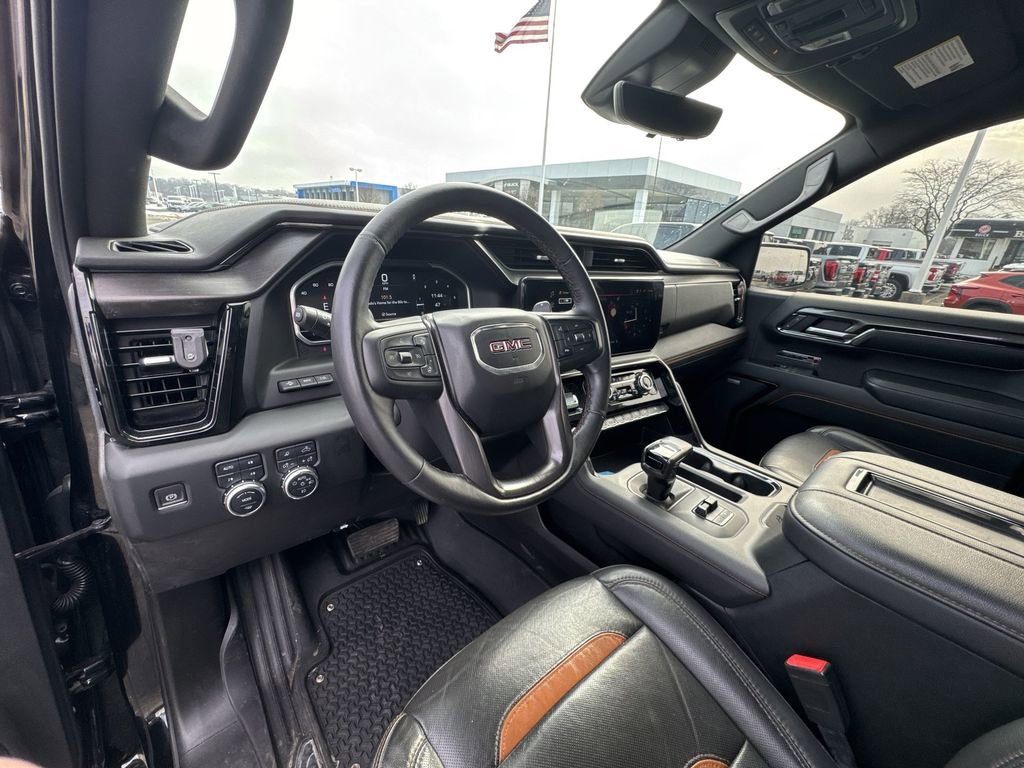 Used 2022 GMC Sierra 1500 AT4 w/ Technology Package AWD/4WD image 10