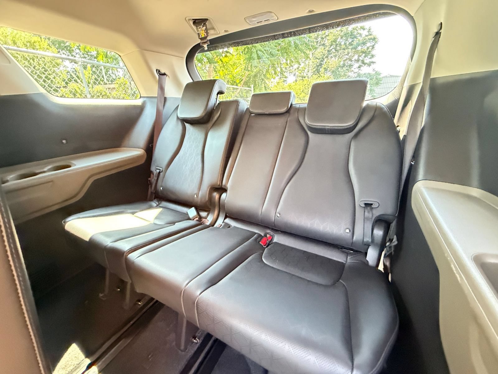 Used 2026 Kia Carnival FWD image 23