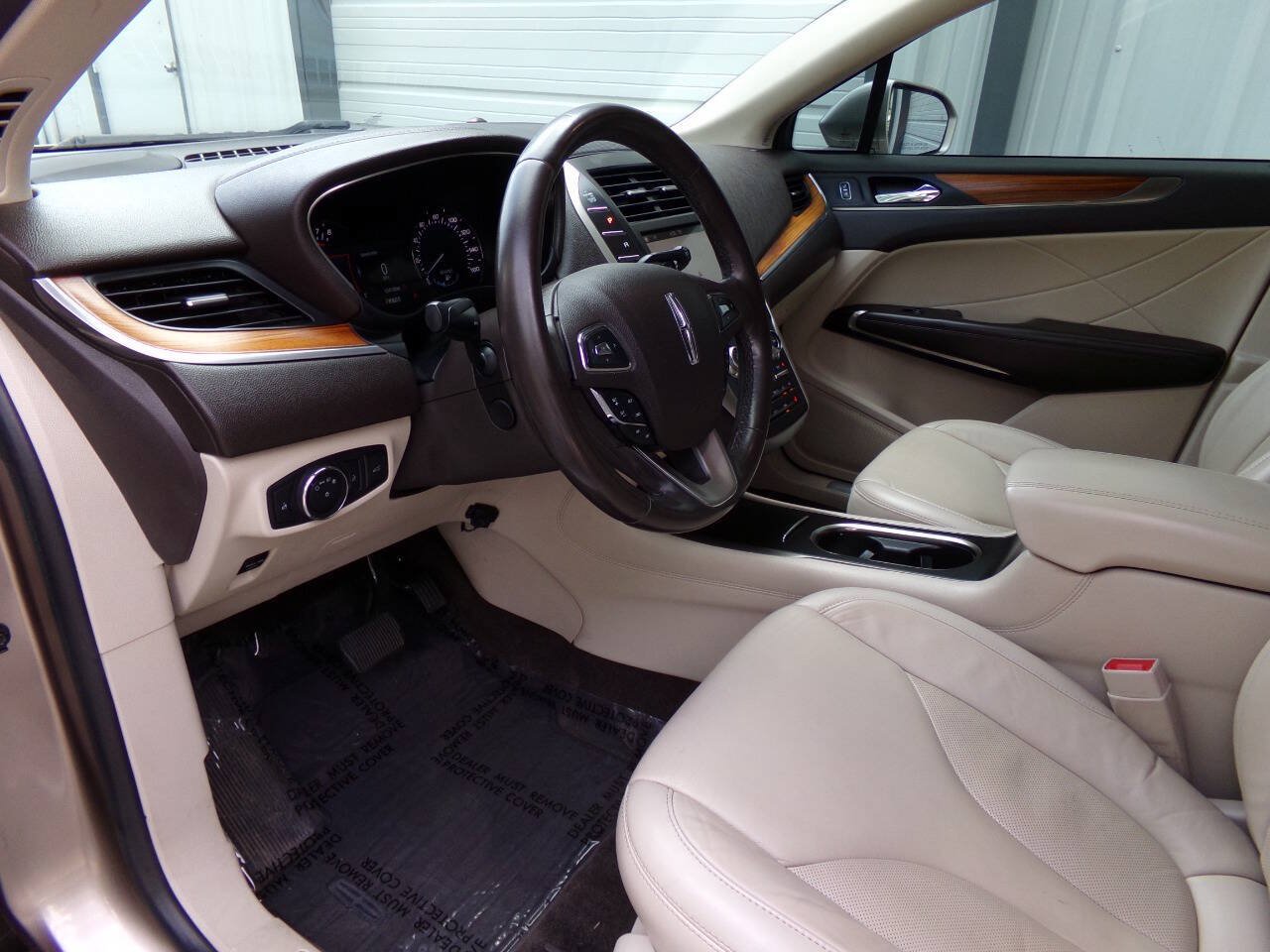 Used 2018 Lincoln MKC Select w/ Select Plus Package FWD image 17