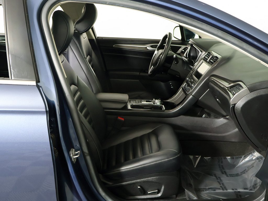 Used 2019 Ford Fusion SEL image 25