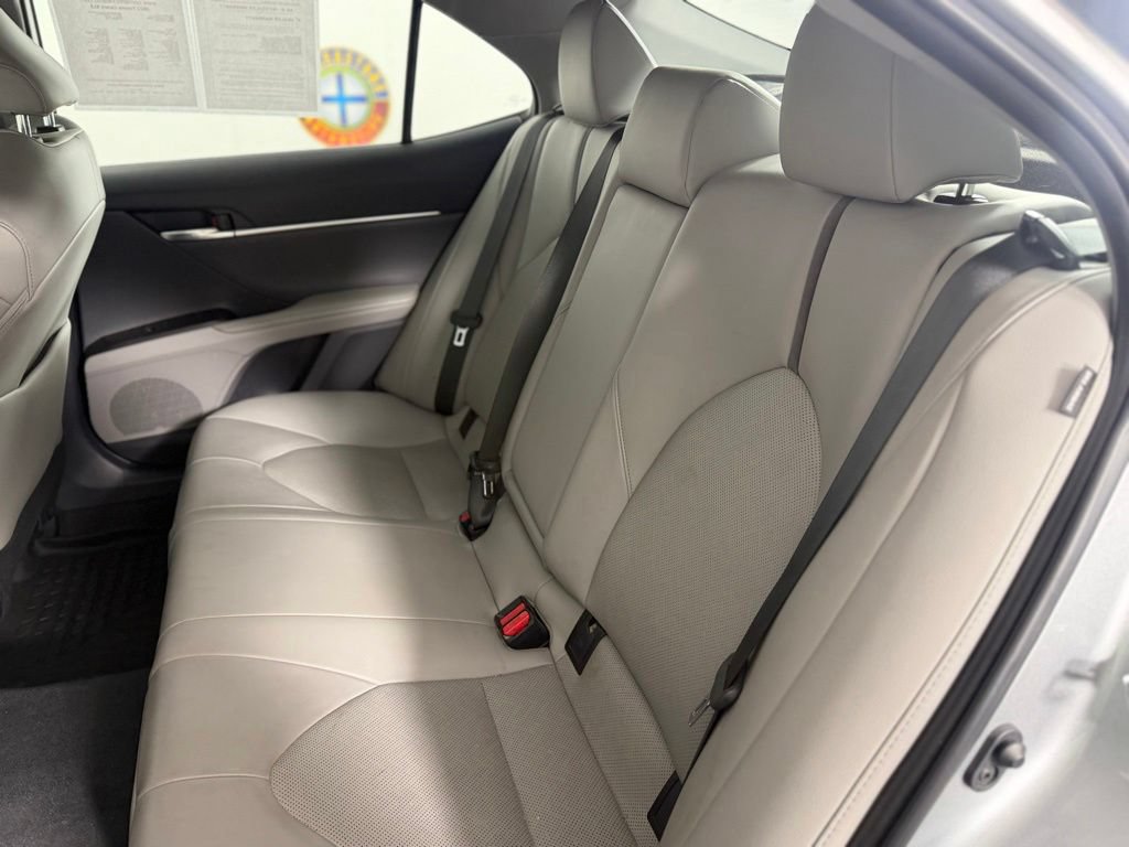 Used 2022 Toyota Camry XLE FWD image 16