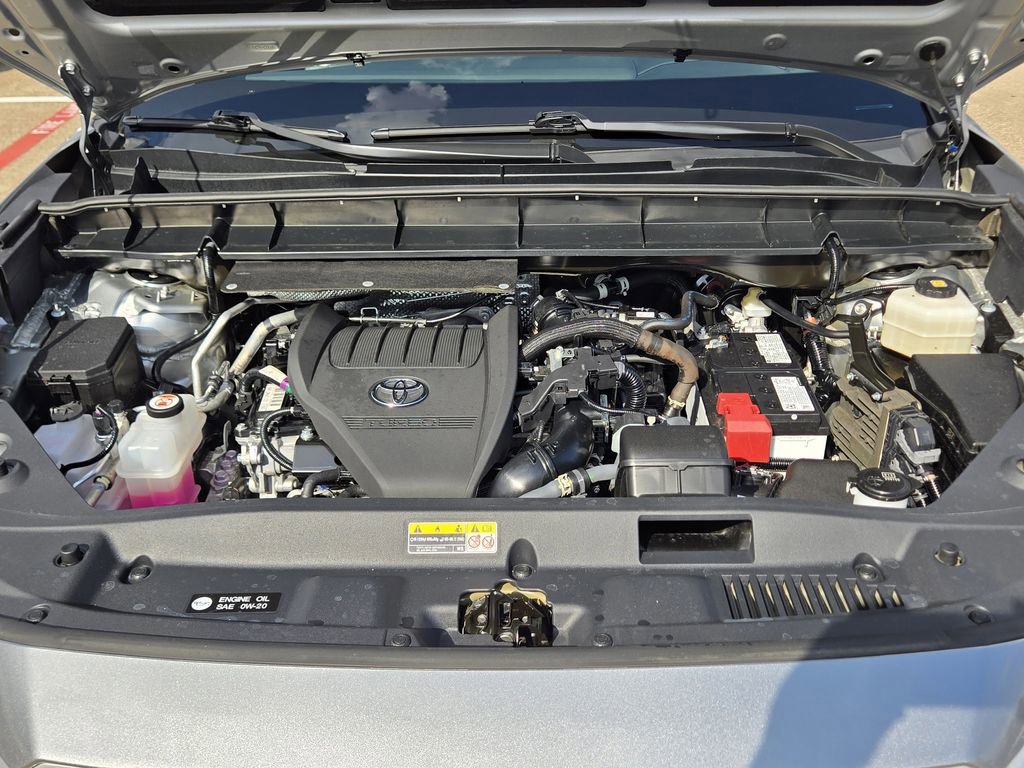Used 2024 Toyota Highlander LE image 10