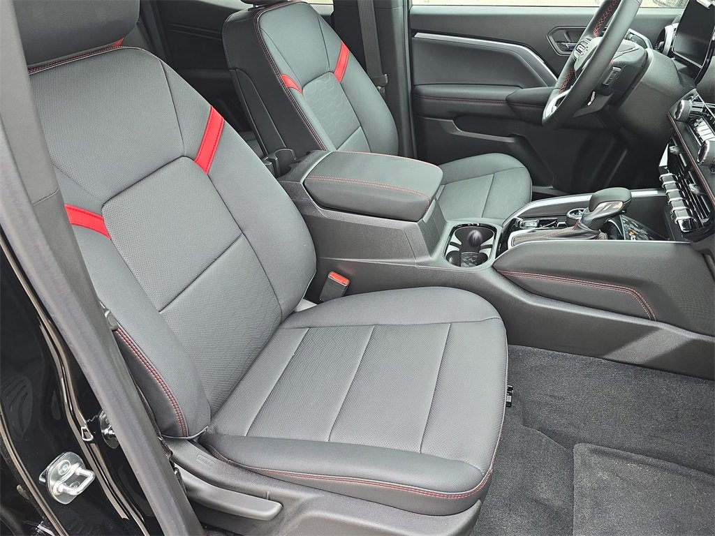 Used 2024 Chevrolet Colorado Z71 w/ Z71 Convenience Package 2 image 29