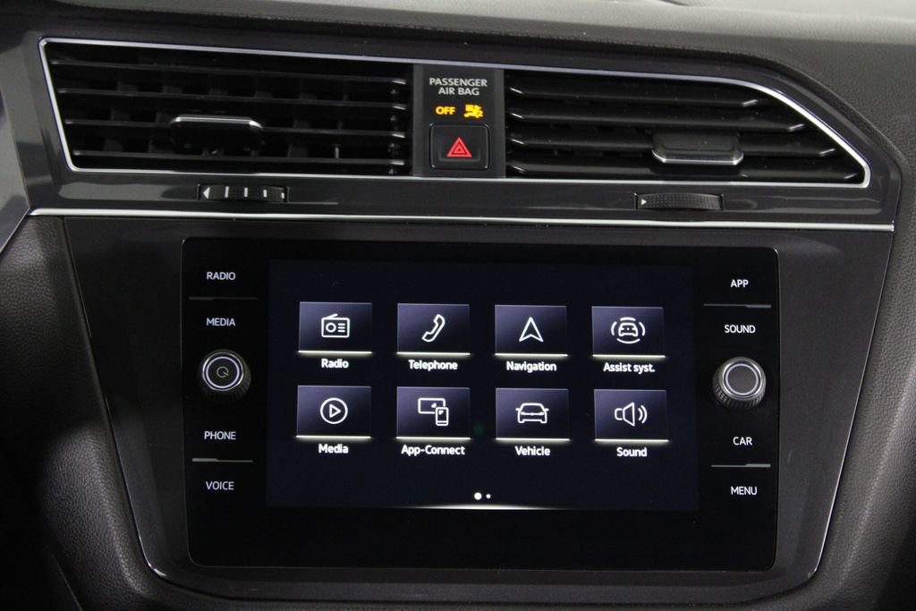 Used 2022 Volkswagen Tiguan SE R-Line image 7