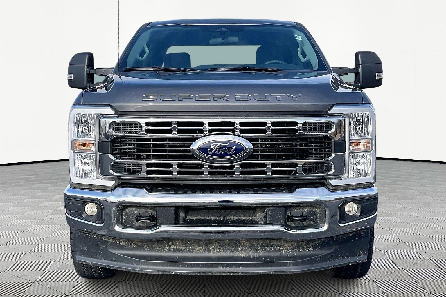 Used 2025 Ford F250 XLT w/ FX4 Off-Road Package image 3