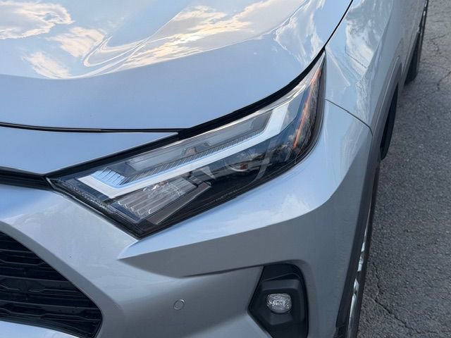 Used 2023 Toyota RAV4 XLE Premium image 17