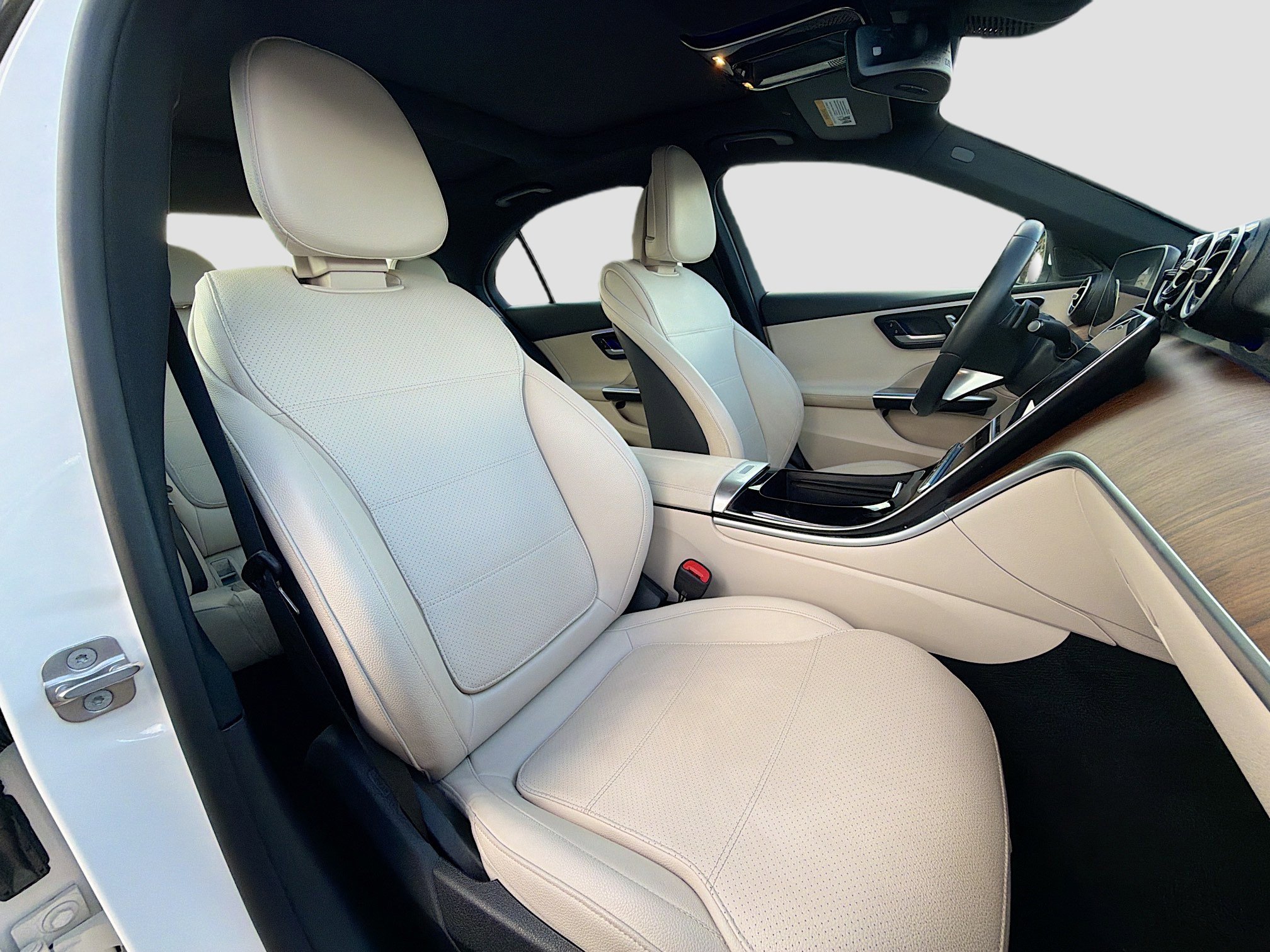 Used 2025 Mercedes-Benz C 300 4MATIC Sedan image 15