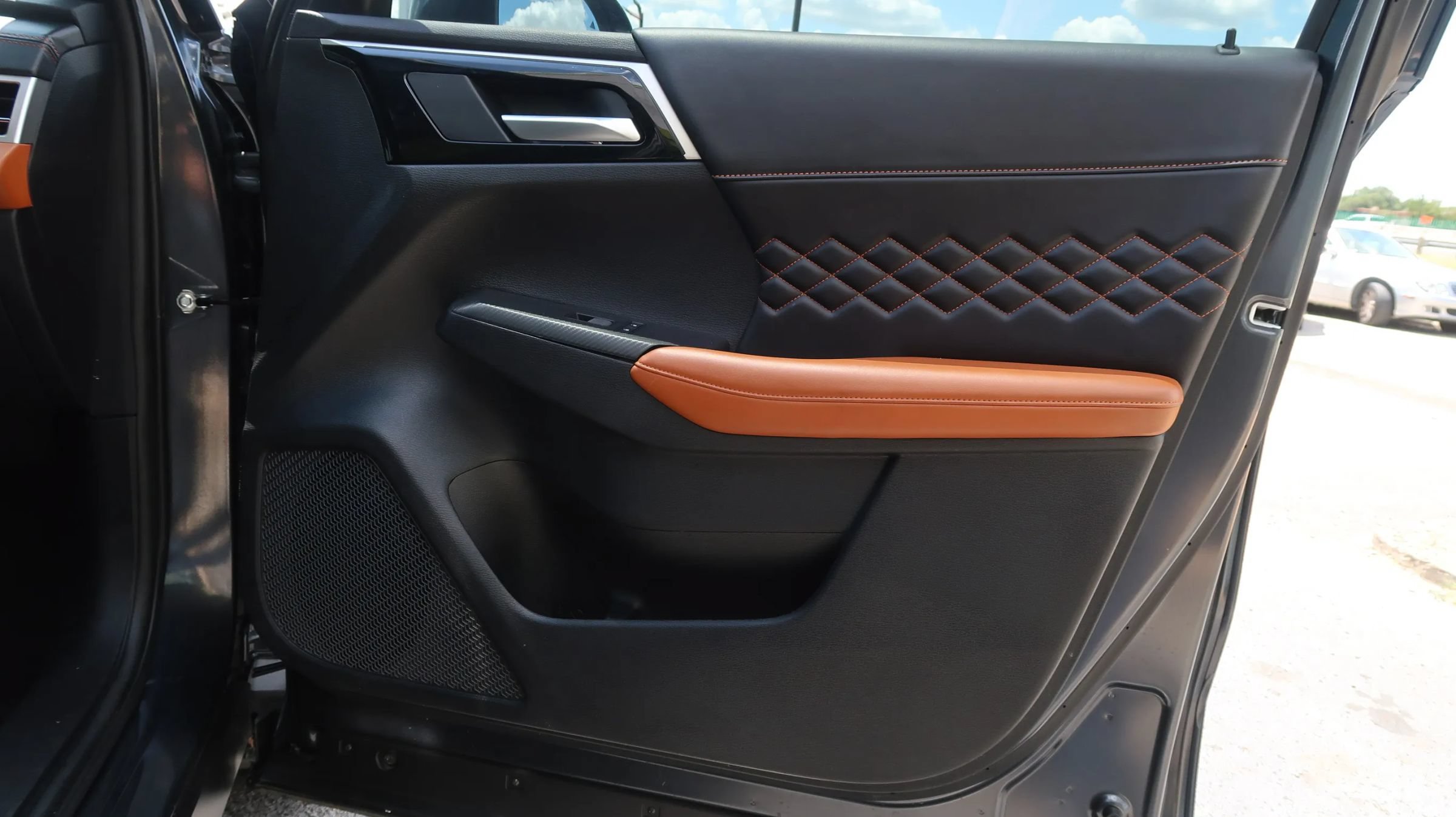 Used 2024 Mitsubishi Outlander SEL AWD/4WD image 46