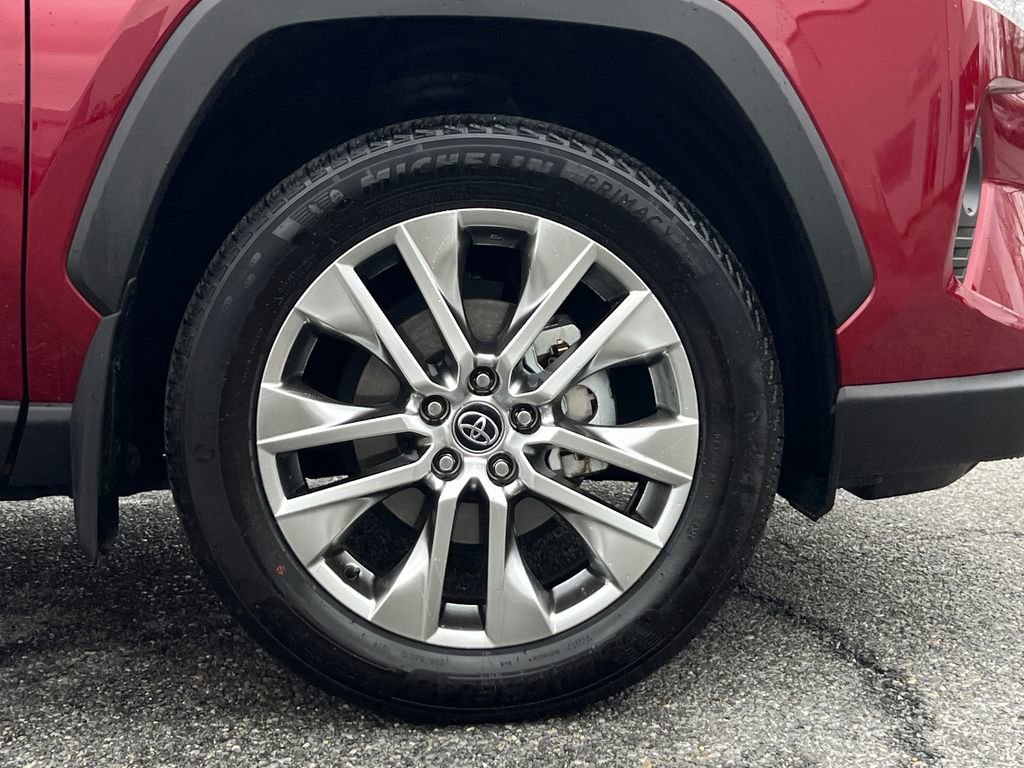 Used 2020 Toyota RAV4 XLE Premium image 7