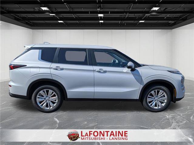 New 2026 Mitsubishi Outlander ES AWD/4WD image 6