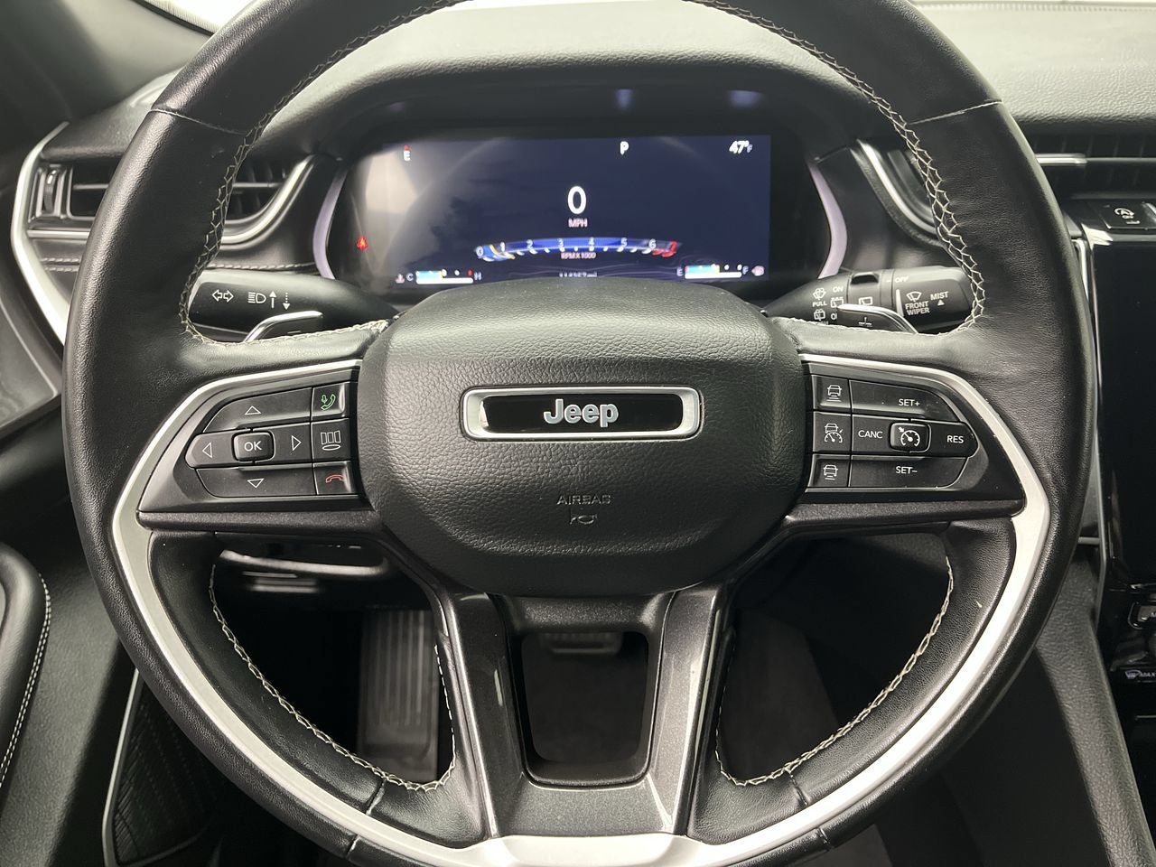 Used 2022 Jeep Grand Cherokee Altitude AWD/4WD image 13