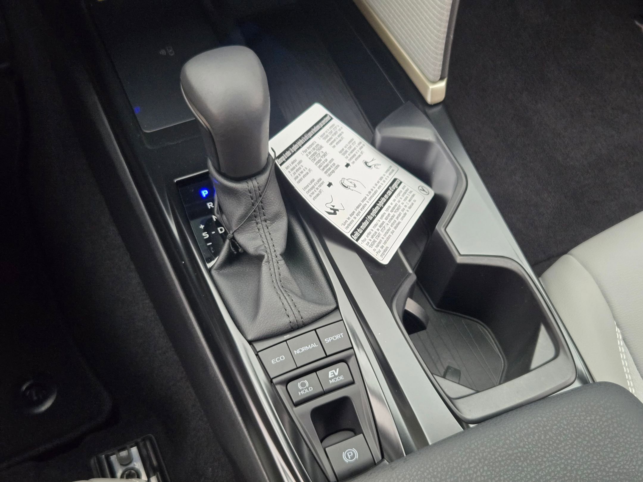 Used 2025 Toyota Camry SE image 21