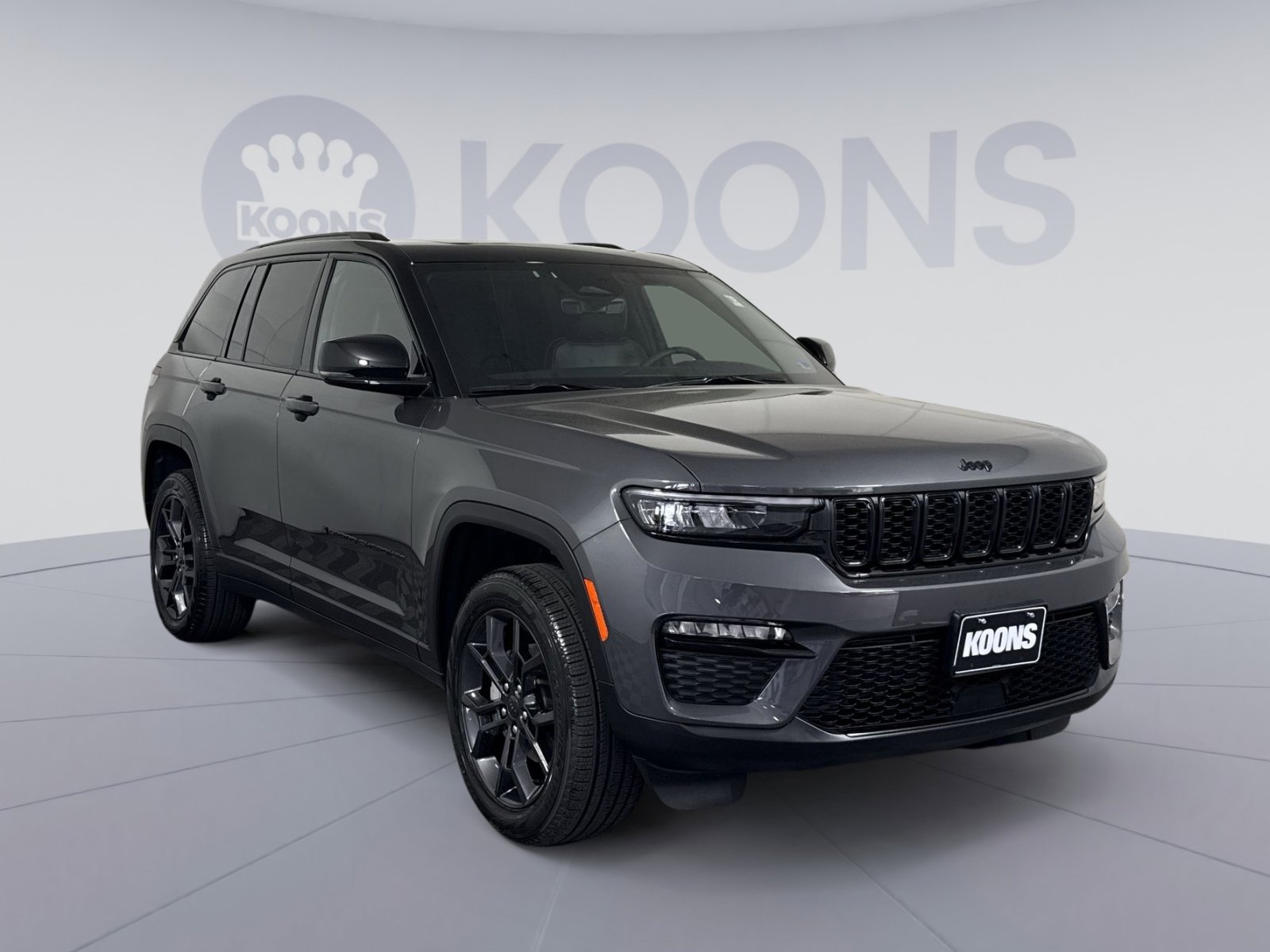 Used 2025 Jeep Grand Cherokee Limited w/ Trailer Tow Package AWD/4WD image 10
