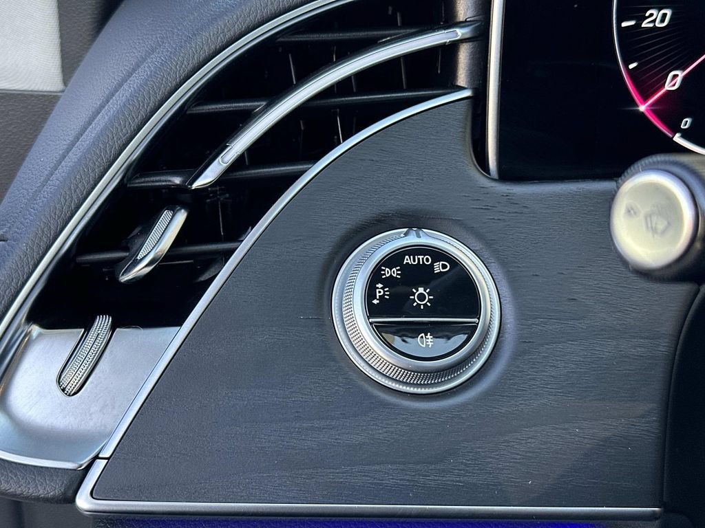 Used 2025 Mercedes-Benz E 350 4MATIC Sedan image 16