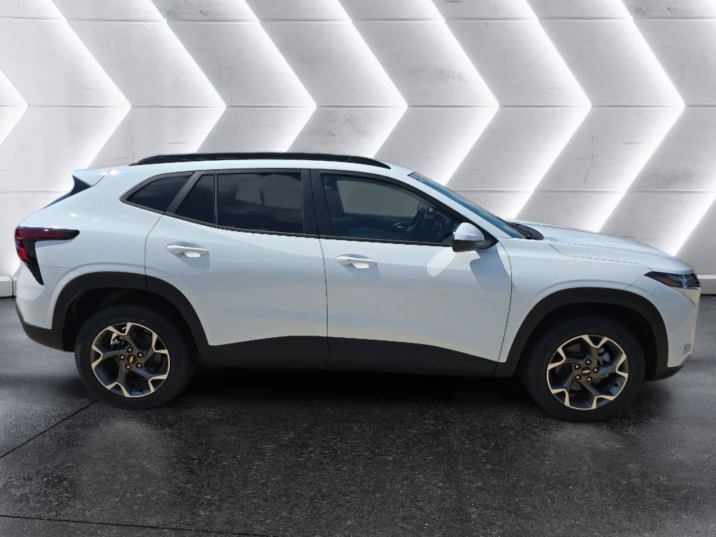 New 2026 Chevrolet Trax LT w/ Driver Confidence Package FWD image 4