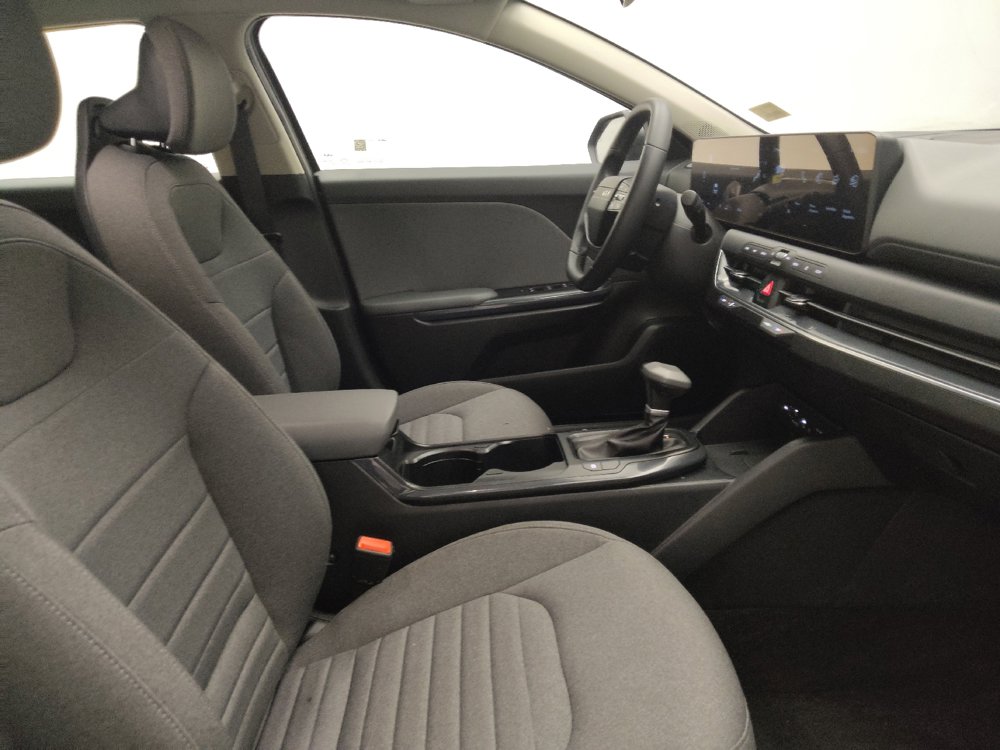 Used 2025 Kia K4 EX FWD image 21