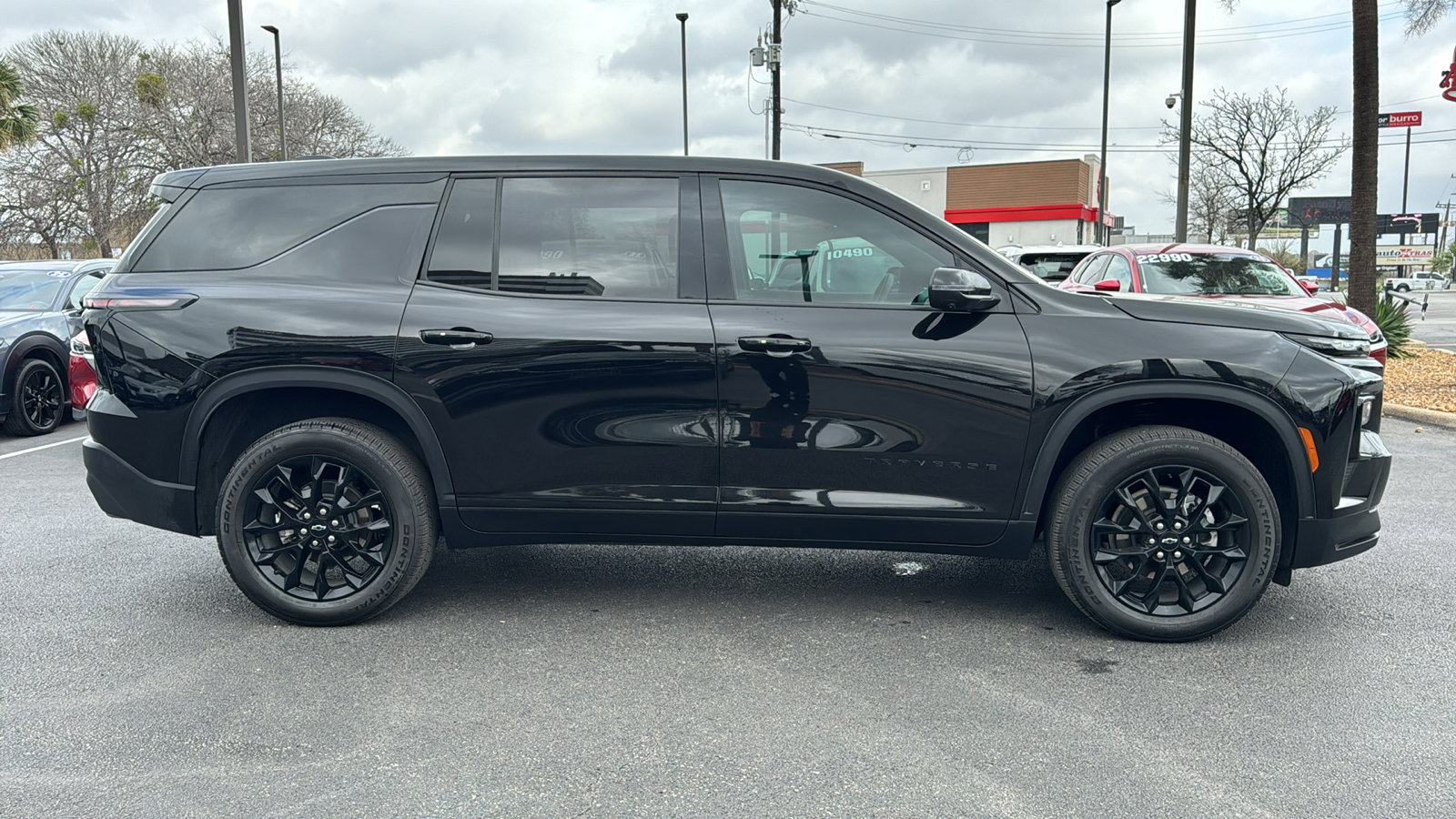 Used 2024 Chevrolet Traverse LS w/ Midnight/Sport Edition image 9