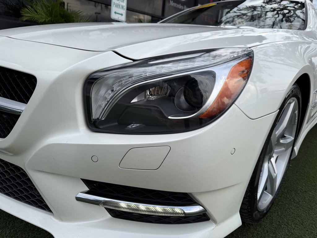 Used 2015 Mercedes-Benz SL 550 w/ Driver Assistance Package image 15