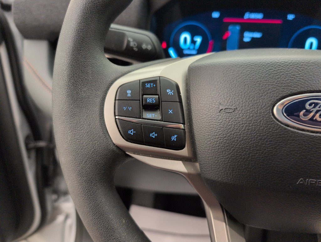 Used 2026 Ford Explorer Active RWD image 28