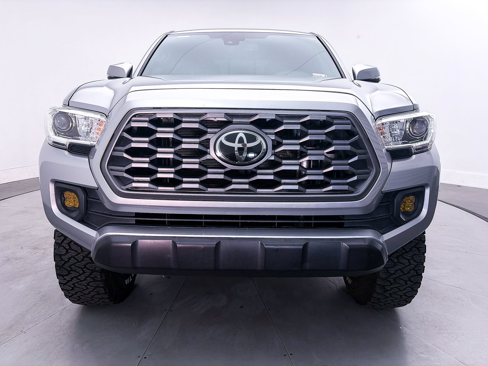 Used 2021 Toyota Tacoma TRD Off-Road w/ Technology Package AWD/4WD image 14