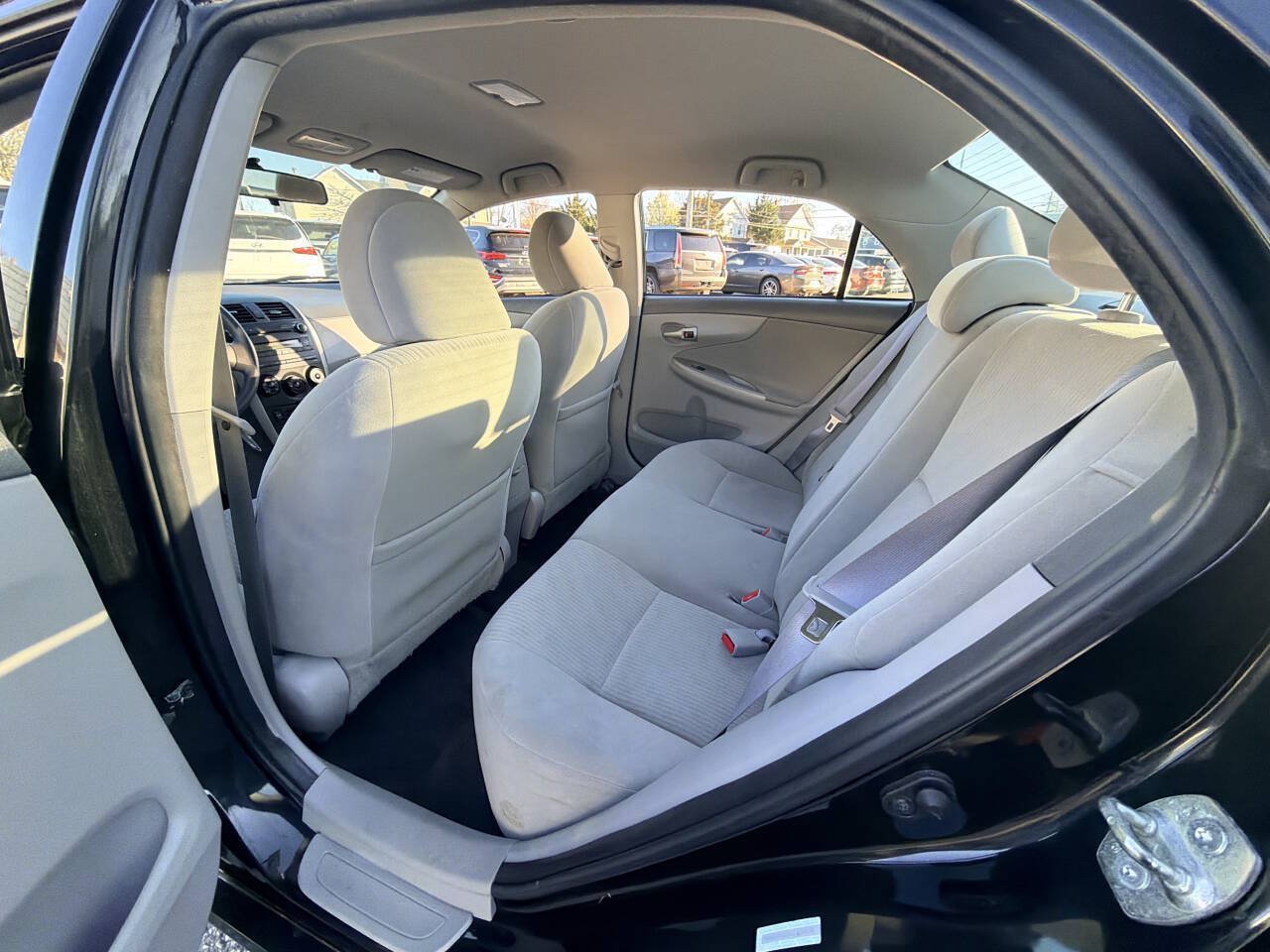 Used 2010 Toyota Corolla LE w/ All Weather Guard Pkg FWD image 12