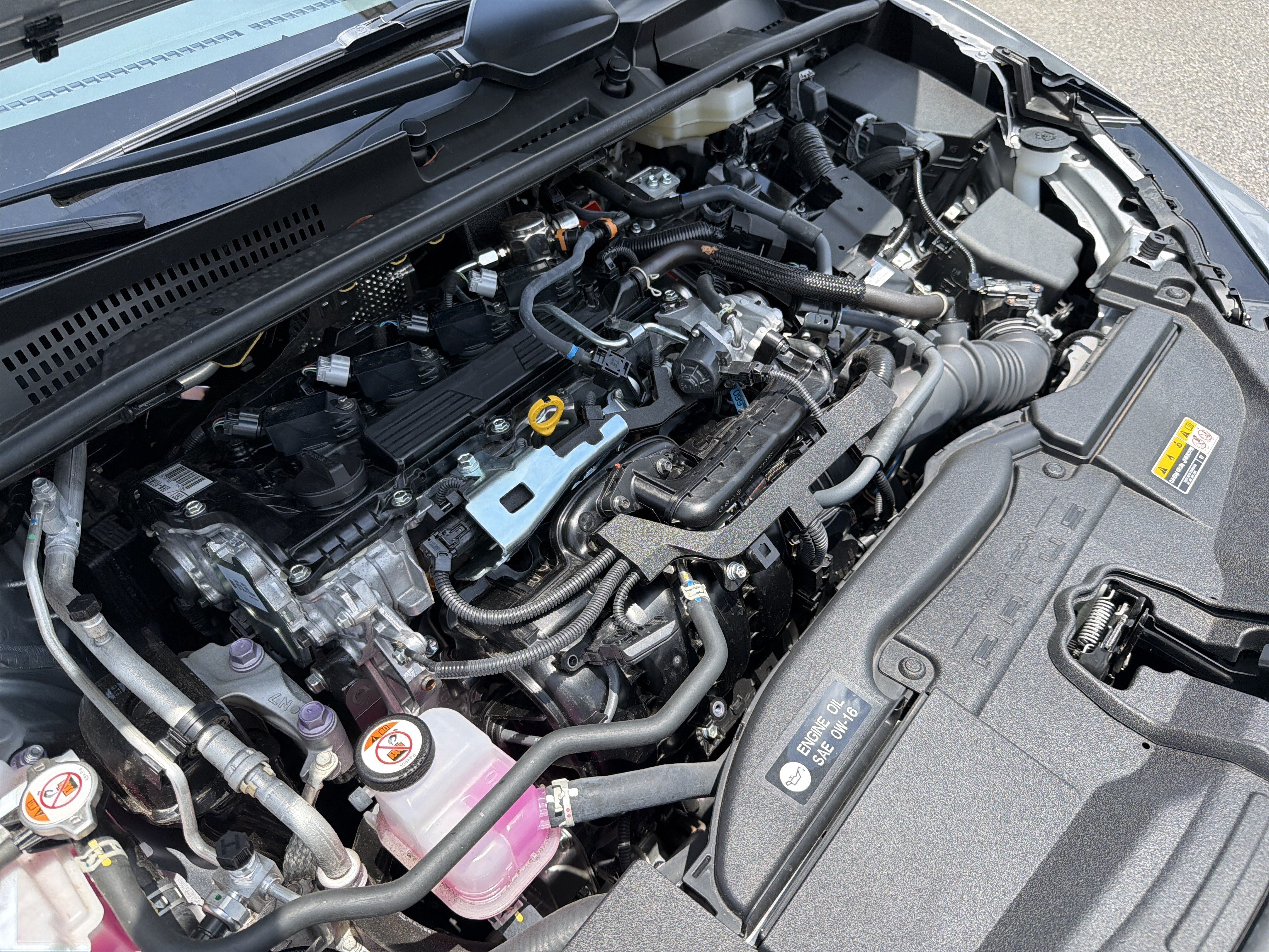 Certified 2025 Toyota Prius LE FWD image 22